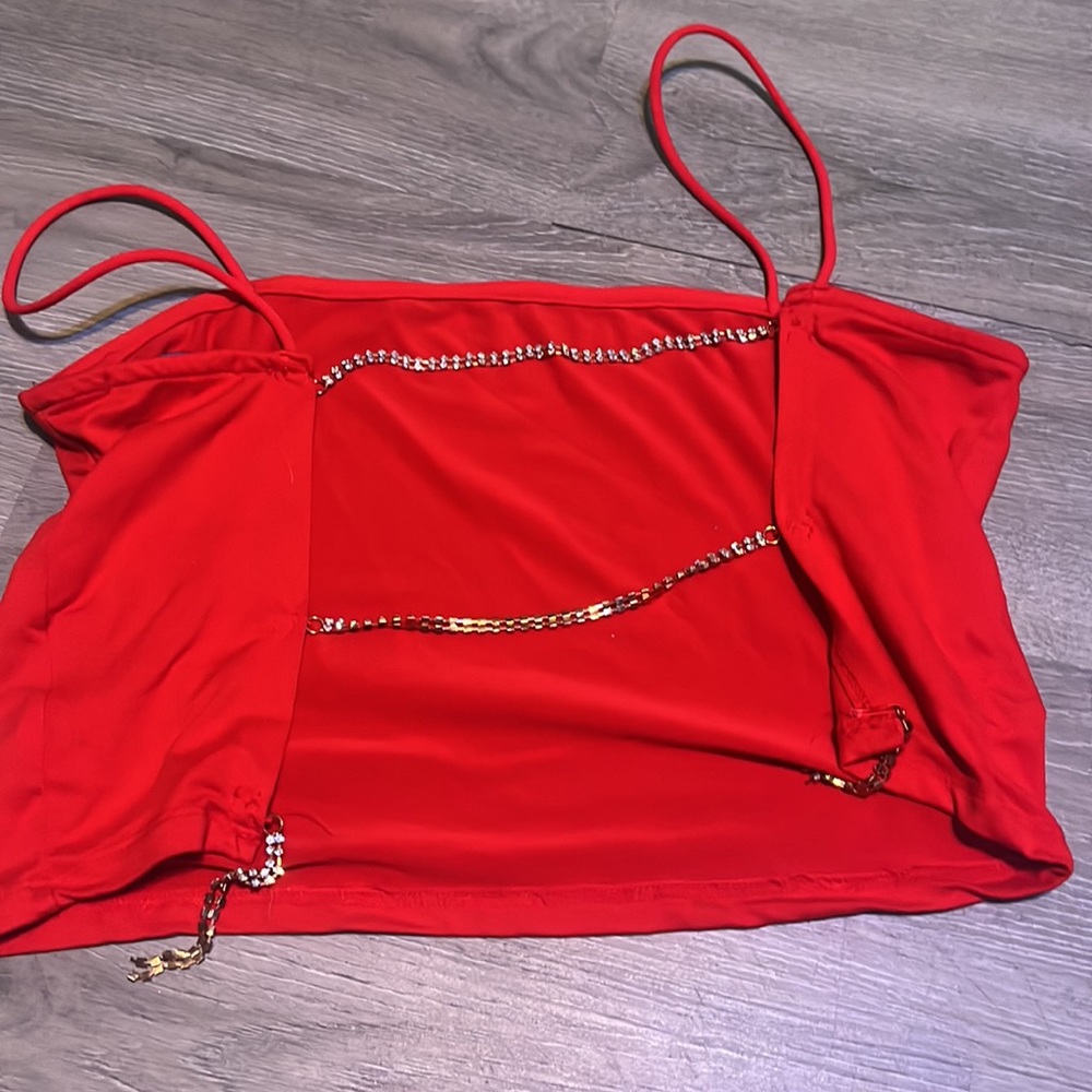 Red crop top - Picture 2 of 3